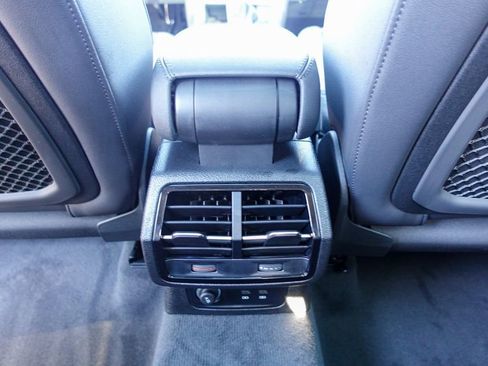 New 2025 Audi Q3 2.0T Premium image 25