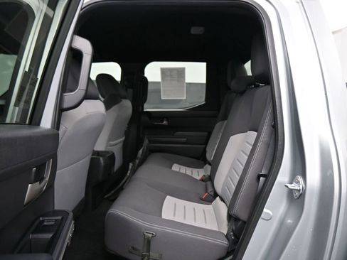 Used 2024 Toyota Tacoma TRD Off-Road AWD/4WD image 15