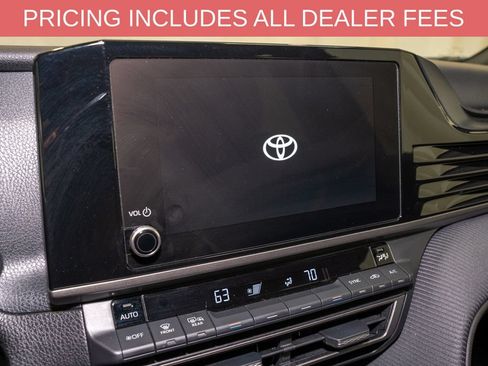 Used 2025 Toyota Camry SE FWD image 12