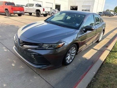 Used 2019 Toyota Camry LE FWD image 2