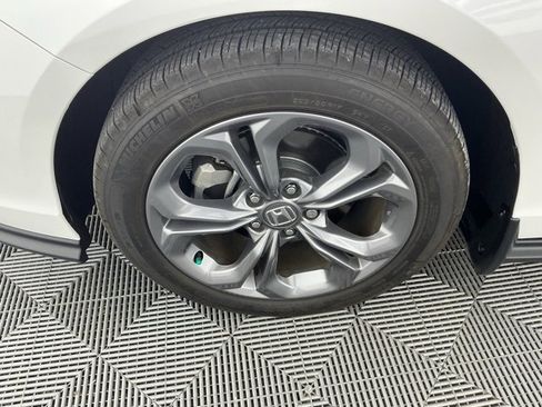 Certified 2024 Honda Accord EX image 37