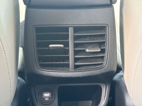Used 2023 Kia Seltos SX AWD/4WD image 16
