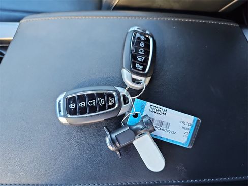 Used 2022 Hyundai Palisade Calligraphy image 44