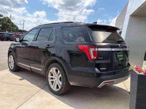 Used 2016 Ford Explorer XLT w/ Equipment Group 202A AWD/4WD image 6