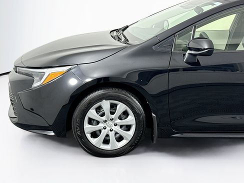 Used 2025 Toyota Corolla LE AWD/4WD image 36