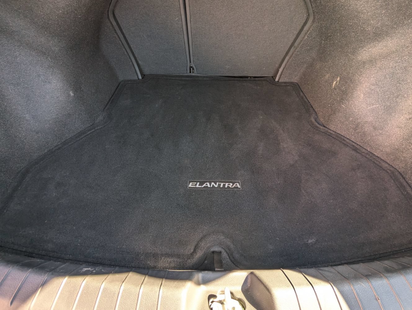 Used 2017 Hyundai Elantra SE FWD image 19