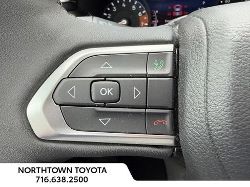 Used 2023 Jeep Compass Latitude w/ Convenience Group AWD/4WD image 19