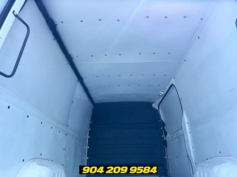 Used 2019 Mercedes-Benz Sprinter 2500 image 27