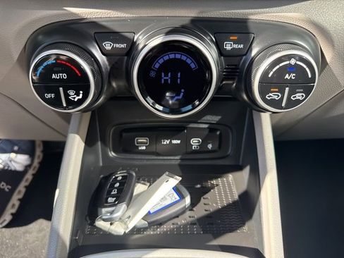 Certified 2026 Hyundai Venue SEL image 33