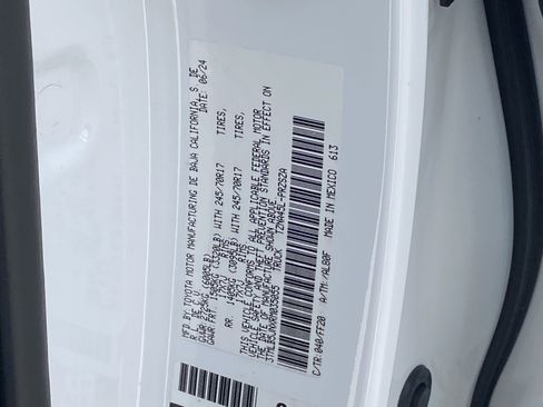 Certified 2024 Toyota Tacoma SR5 image 31