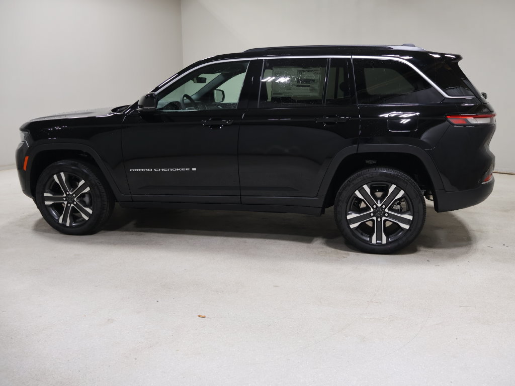 New 2027 Jeep Grand Cherokee Limited AWD/4WD image 4