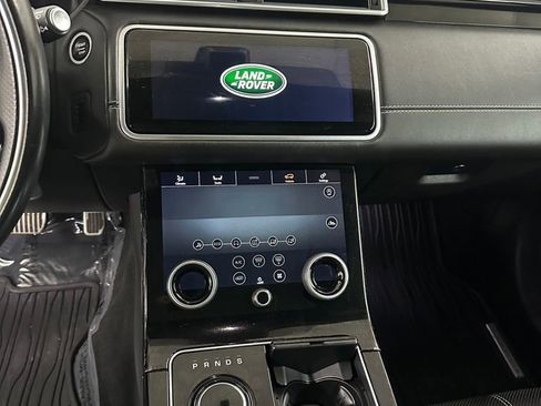 Used 2019 Land Rover Range Rover Velar S AWD/4WD image 17