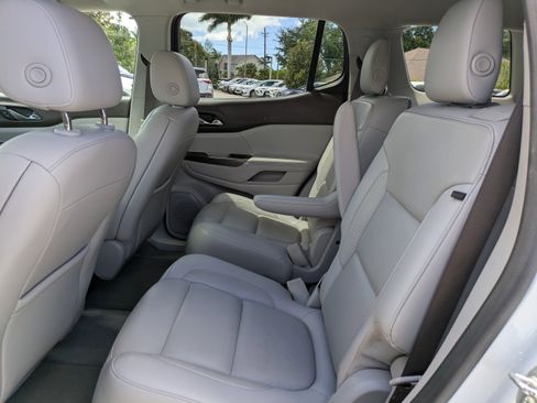 Used 2018 GMC Acadia SLT image 13