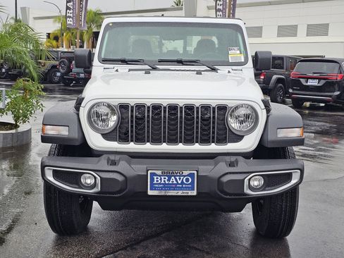 New 2026 Jeep Gladiator Sport image 2