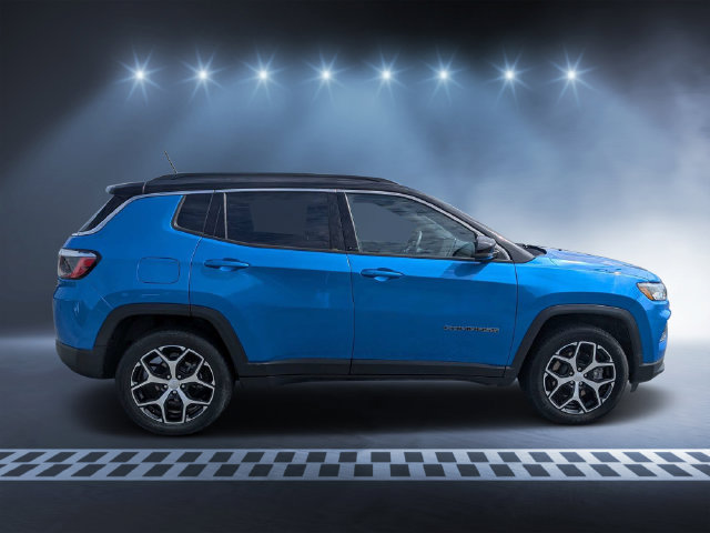 Used 2024 Jeep Compass Limited AWD/4WD image 2