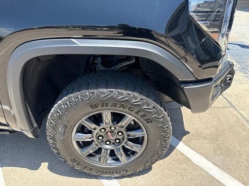 Used 2024 GMC Sierra 1500 AT4X AWD/4WD image 5