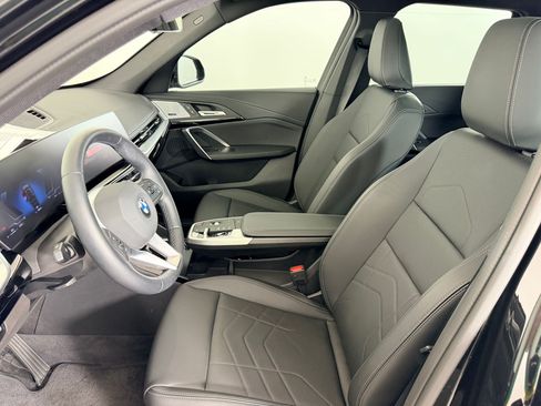 Used 2025 BMW X1 xDrive28i w/ Convenience Package AWD/4WD image 5