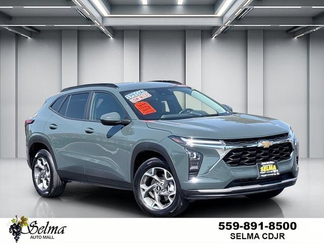 Used 2025 Chevrolet Trax LT w/ LT Convenience Package FWD image 1