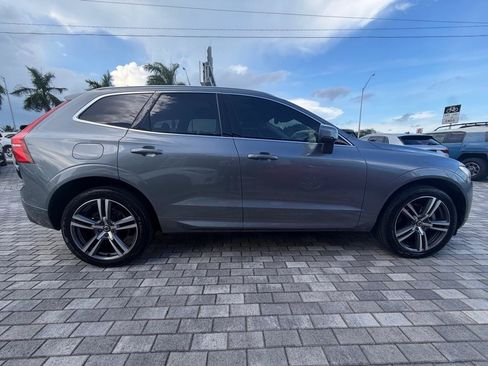Used 2021 Volvo XC60 T5 Momentum w/ Premium Package FWD image 12