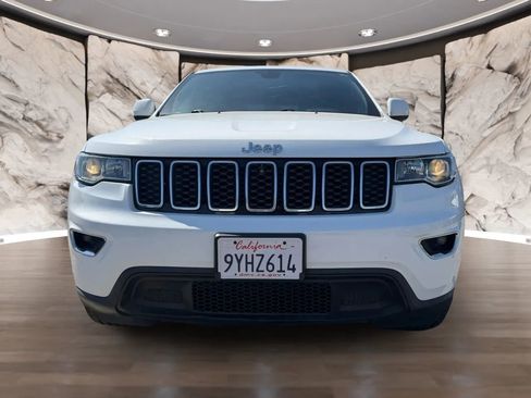 Used 2021 Jeep Grand Cherokee Laredo RWD image 2