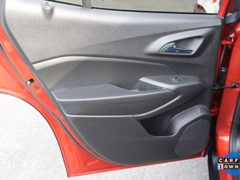 Used 2024 Chevrolet Trax LT w/ LT Convenience Package image 26