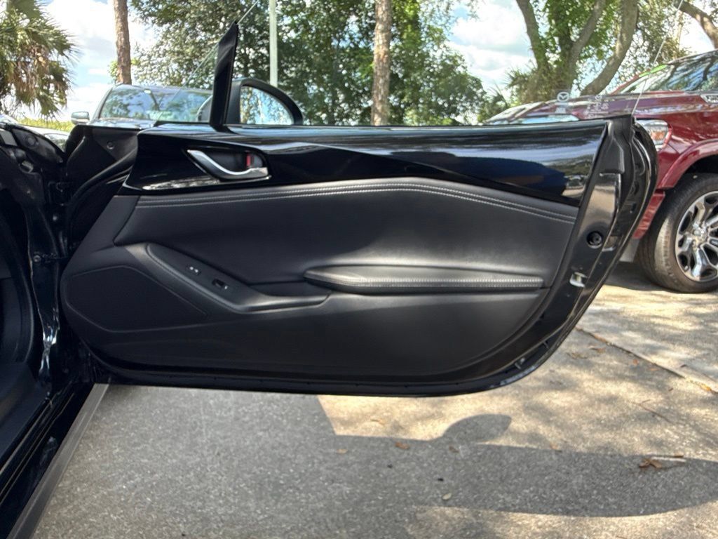 Used 2025 MAZDA MX-5 Miata RF Grand Touring RWD image 69