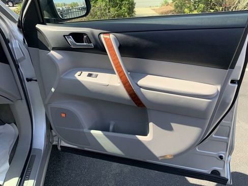 Used 2009 Toyota Highlander Limited image 13