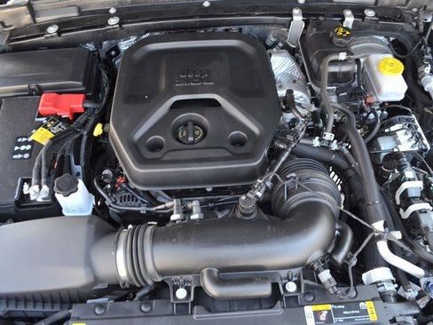 Used 2024 Jeep Wrangler Sport S image 38