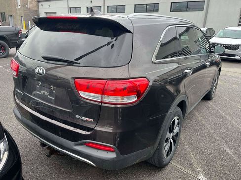 Used 2016 Kia Sorento EX image 2