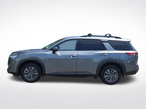 Used 2022 Nissan Pathfinder SV AWD/4WD image 6