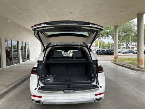Used 2023 BMW X7 xDrive40i w/ Premium Package AWD/4WD image 46