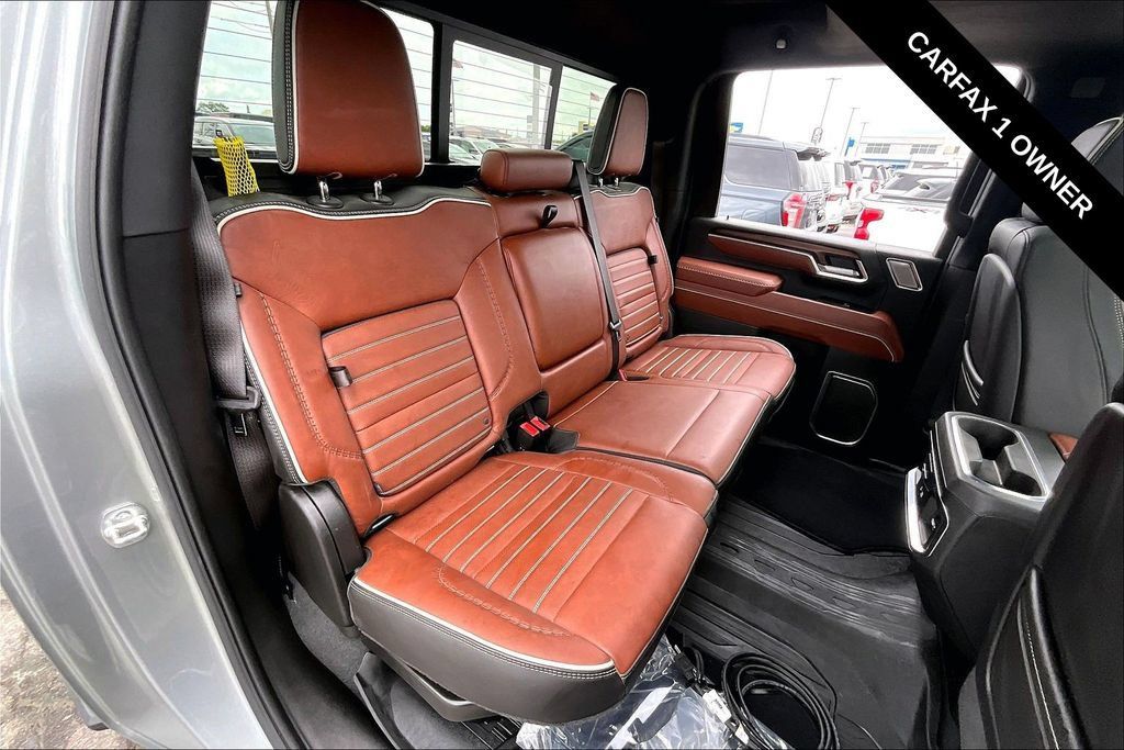 Used 2025 GMC Sierra 3500 Denali Ultimate AWD/4WD image 25