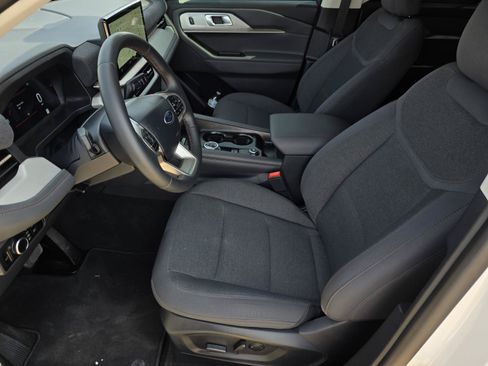 Used 2025 Ford Explorer Active RWD image 24