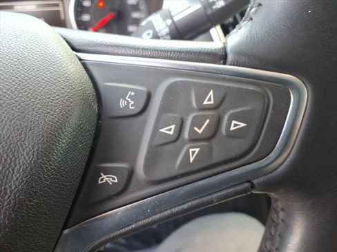 Used 2018 Chevrolet Equinox Premier FWD image 20