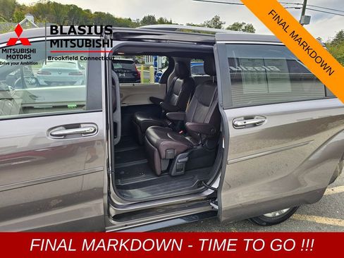 Used 2022 Toyota Sienna Platinum image 16