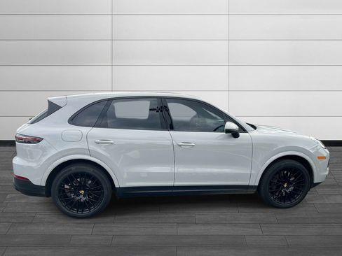 Used 2022 Porsche Cayenne AWD/4WD image 6
