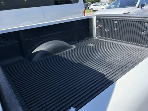 Used 2019 Nissan Frontier S RWD image 11