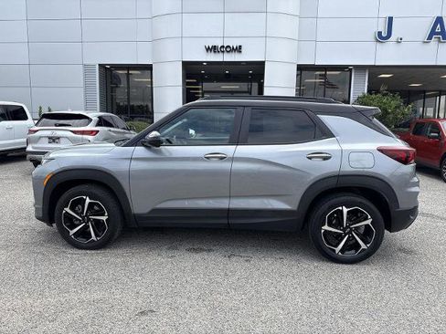 Used 2023 Chevrolet TrailBlazer RS AWD/4WD image 2