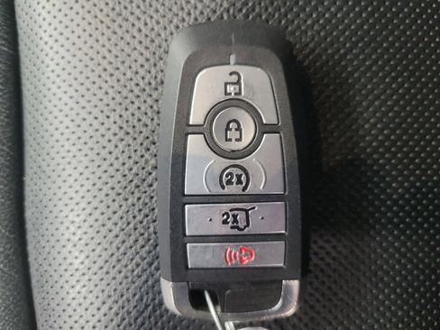 Used 2020 Ford Explorer Limited AWD/4WD image 32
