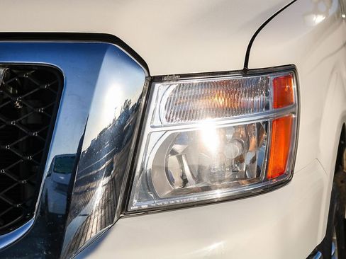 Used 2016 Nissan NV 3500 SV w/ SV Technology Package image 5