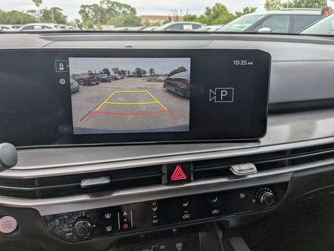 Certified 2024 Kia Sorento LX FWD image 23
