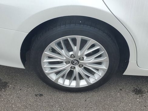 Used 2018 Toyota Camry L image 39