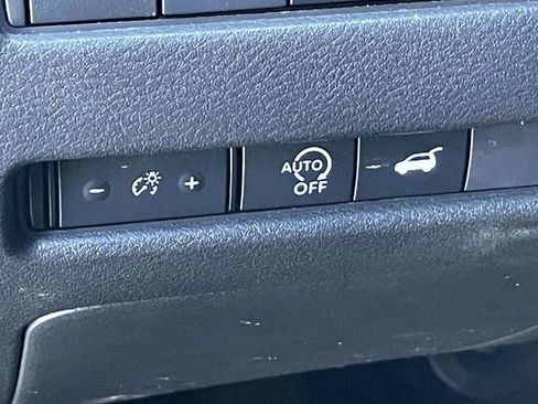 Used 2024 Nissan Rogue SL w/ SL Premium Package image 17