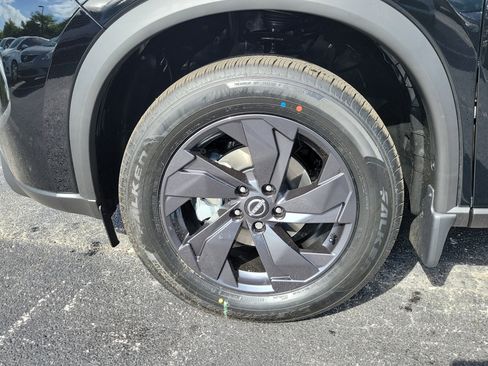 New 2026 Nissan Rogue SV FWD image 4