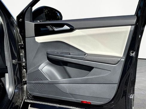 New 2026 Volkswagen Taos S image 24