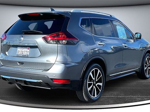 Used 2020 Nissan Rogue SL w/ Premium Package image 6