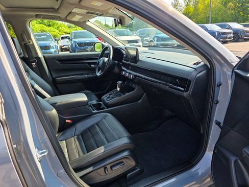 Used 2025 Honda CR-V EX-L image 12