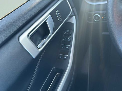 Used 2023 Ford Explorer XLT w/ Equipment Group 202A image 19