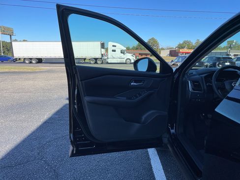 New 2026 Nissan Rogue SV image 8