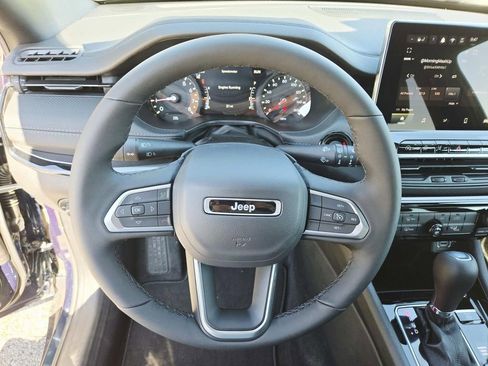 New 2026 Jeep Compass Latitude image 18